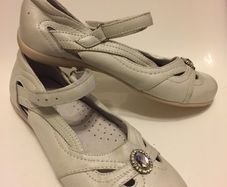 Girls shoes