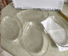 SET OF 4 Arcoroc ASPEN LEAF Oval Serving Dish 8 x 5 - Excellent Vintage Condition