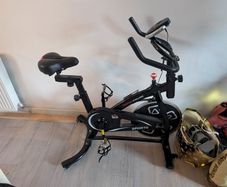 HOMCOM Indoor Studio Exercise Bike / Spin Bike
