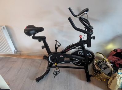 HOMCOM Indoor Studio Exercise Bike / Spin Bike