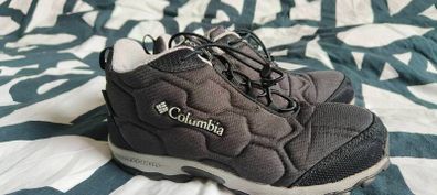 Columbia Unisex  Firecamp outdoor boots size 6