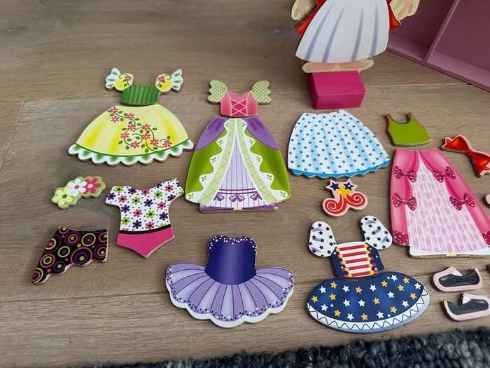 Melissa and Doug Dress doll magnetic