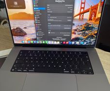 Title: Apple MacBook Pro 16" M2 Pro (1TB SSD, 100% battery 10 Cycles) - Mint