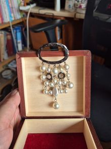 Vintage Brooch Pearls Effect