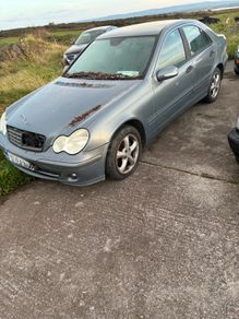 07 Mercedes c180 breaking for parts