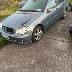 07 Mercedes c180 breaking for parts