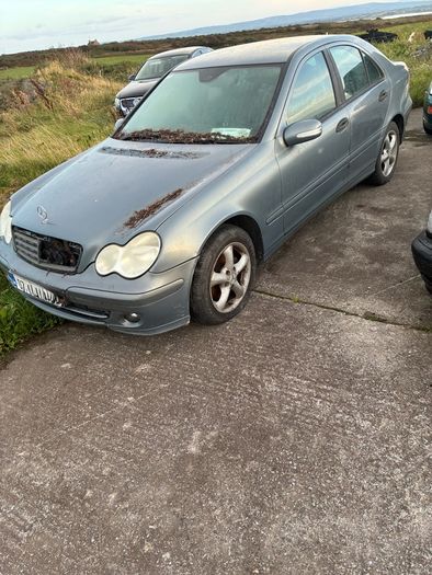 07 Mercedes c180 breaking for parts