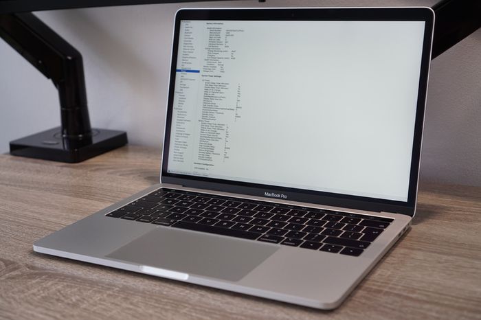 Apple MacBook Pro 13" (2019) | i5 2.4GHz | 16GB RAM | 4x Thunderbolt