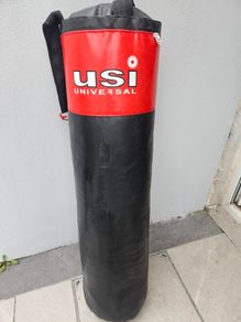 4ft Boxing bag and wall bracket