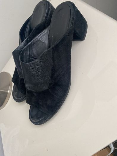 Ecco  Slides
