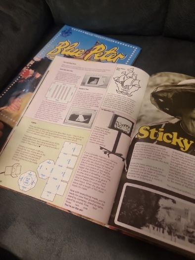 4 vintage Blue Peter annuals job lot.