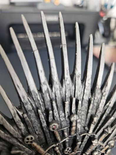 Gentle Giant Game of Thrones 7" Iron Throne replica
