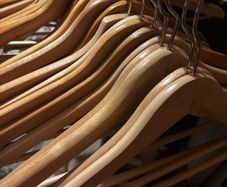 wooden hangers x 60
