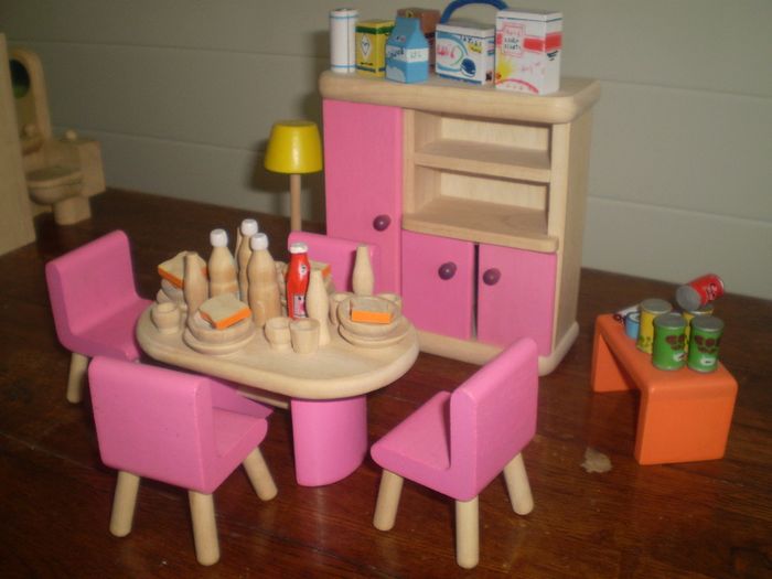 Doll's 3 storey Terrace House and accessories