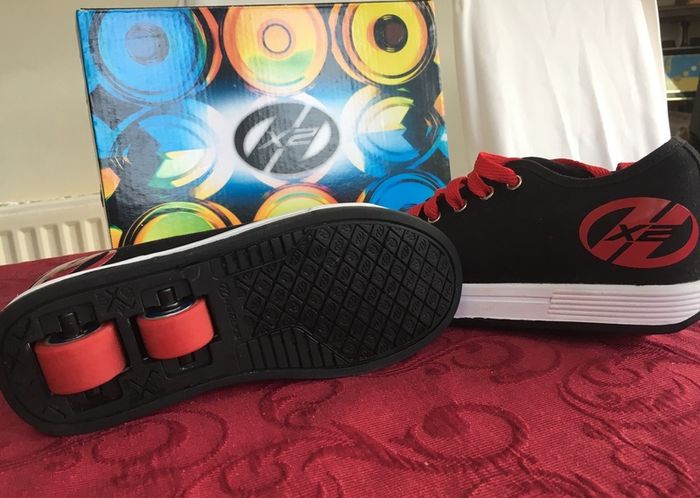 HEELYS black/red