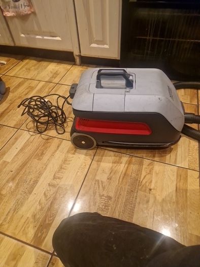 nilfisk hoover