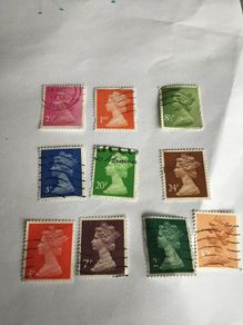 10 Queen Elizabeth II stamps