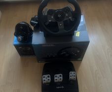 Logitech G29 Driving Force Racing Wheel, Pedals and Shifter Set