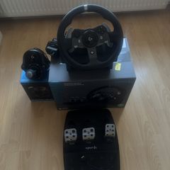 Logitech G29 Driving Force Racing Wheel, Pedals and Shifter Set
