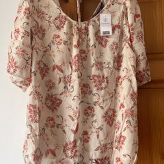 Floral short sleeve top plus size