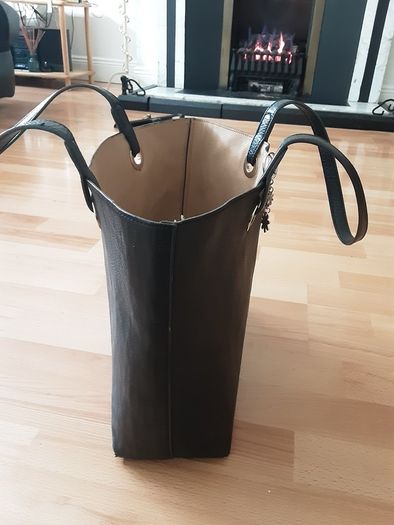 Hand/Shoulder Bag .. Colour: Black