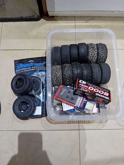 Upgraded traxxas slash 4x4 VXL + loads of spares