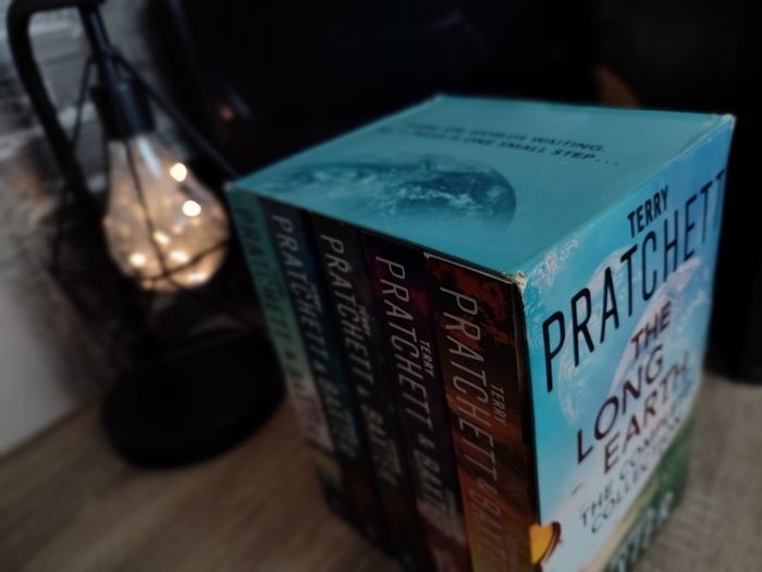 The Long Earth Series ! 5 Books Collection ! Boxset ! by Terry Pratchett and Stephen Baxter  !