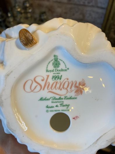 Royal Doulton figurine "Sharon "