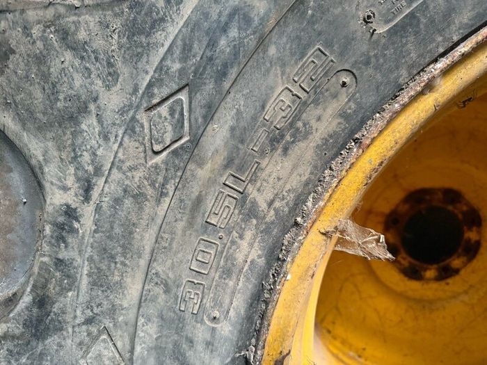 Goodyear 30.5L - 32 Special Sure Grip TD8