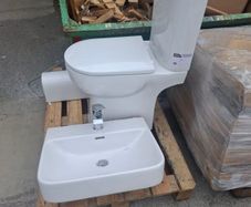 Sonas bathroom suite fitted but never used customer changed mind