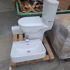 Sonas bathroom suite fitted but never used customer changed mind