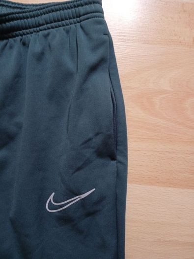 Nike Thermal-Fit Tracksuit ((Immaculate Age 12-13yrs)) khaki Green