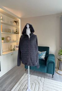Ladies Black Active Hooded Jacket from Dunnes Stores Size:  UK 16-18 / EU 44-46