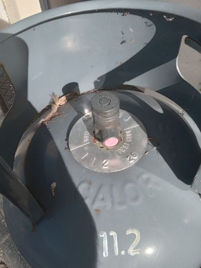 Patio gas bottle (full)