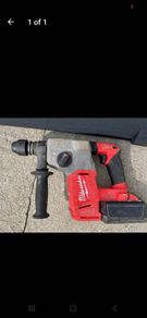 Milwaukee M18 CHX FUEL 18V 26mm SDS-Plus Rotary Hammer Drill with an 8.0Ah battery