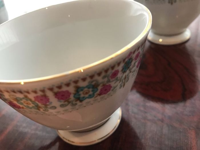 5 stamped china tea cups floral pattern and gold  guided cup