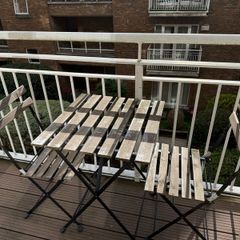 Outdoor table + 2 chairs