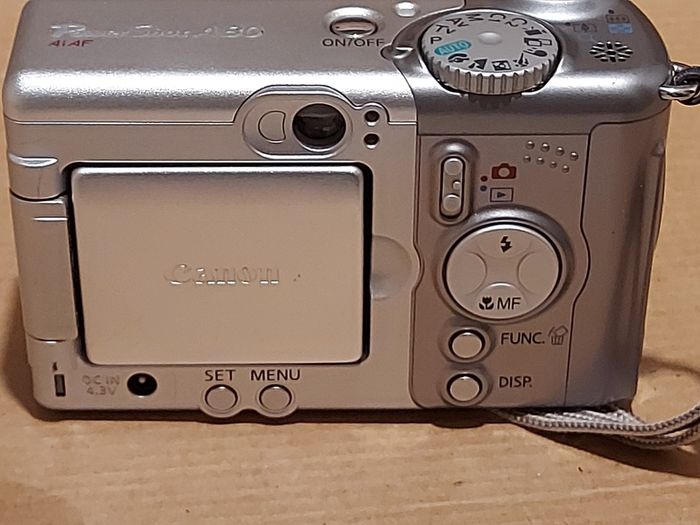 Canon PowerShot A80 Digital Camera, with carry case, working fine and in excellent condition