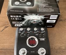 Zoom G2 multi-effects guitar processor box