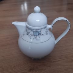 ONEIDA Heiress China teapot