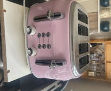 Pink Salter 4 slice toaster