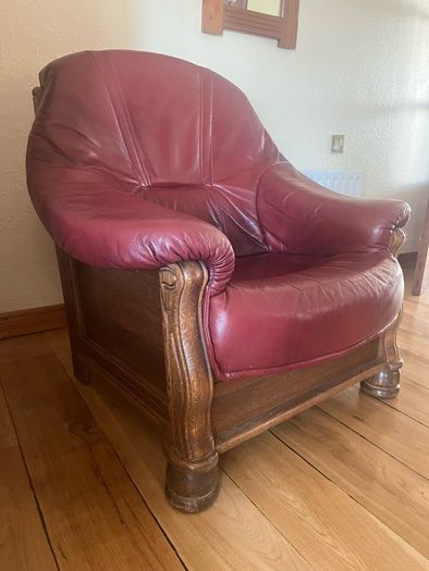 Leather & Walnut 3 piece Suite