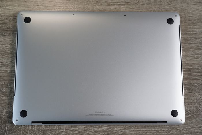 MacBook Pro 16" 2019 32GB | i7-9750H | 512GB | Radeon Pro 5300M 4GB