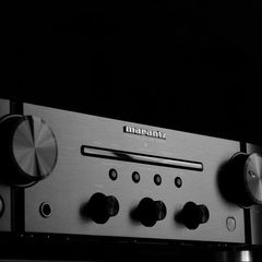 Marantz PM5005 stereo integrated amplifier with Phono stage pristine condition boxed with Remote