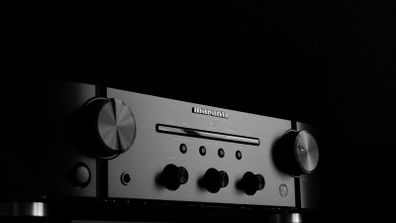 Marantz PM5005 stereo integrated amplifier with Phono stage pristine condition boxed with Remote
