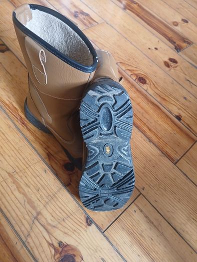 100% waterproof boot