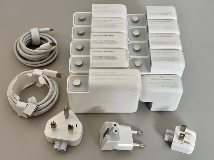 Apple USB-C Power Adapter 30W -140W Plugs & MagSafe 3 Cables