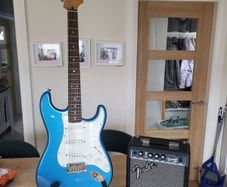 Squire CV 60s strat in lake placid blue