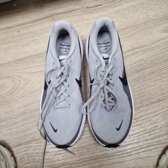 Nike Revolution 8 Mens Road Trainers Mens Size 11