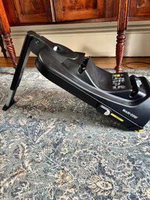 Maxi-Cosi CabrioFix i-Size Car Seat and ISOFIX Base